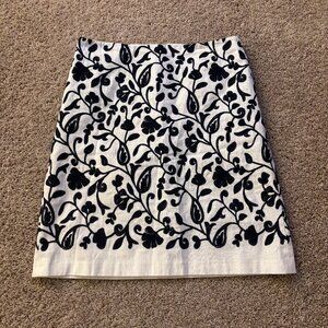 Talbots Skirt Womens 6P White Navy Blue Floral Embroidery A-Line Cotton Lined